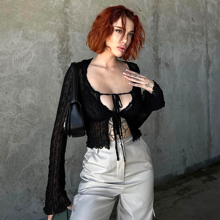 Damer trendig Crop-blus med snörningsalternativ och transparent design Mirla-Eva Jonsson