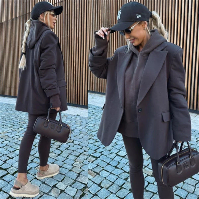 Damer trendig blazer med integrerad huva och stiliga byxor Mirla-Eva Jonsson