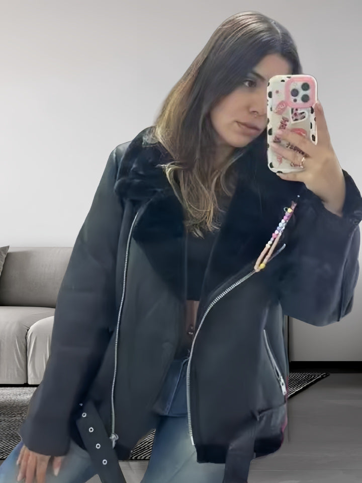 Damer trendig och funktionell oversized jacka med avtagbar huva Mirla-Eva Jonsson