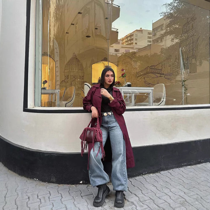 Damer trendig trenchcoat med stilren skärning och praktiska fickor Mirla-Eva Jonsson