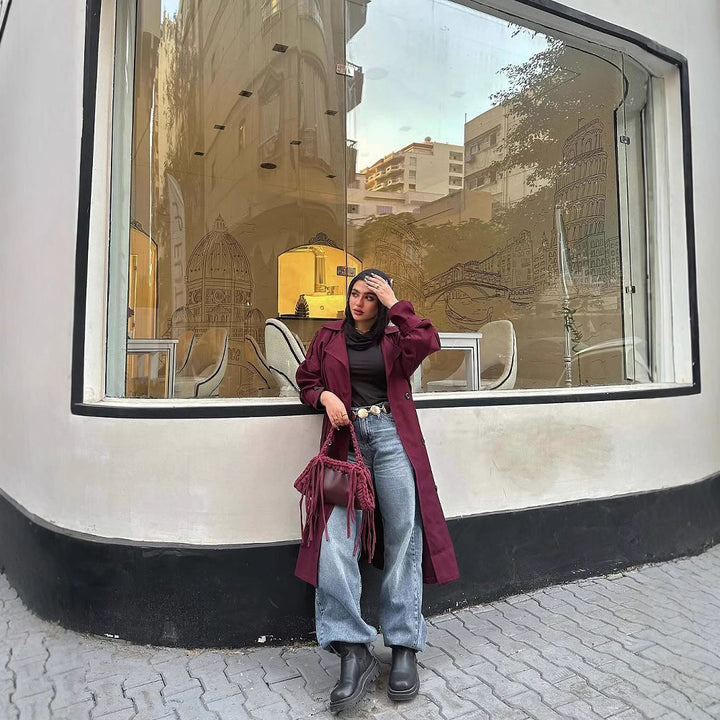 Damer trendig trenchcoat med stilren skärning och praktiska fickor Mirla-Eva Jonsson