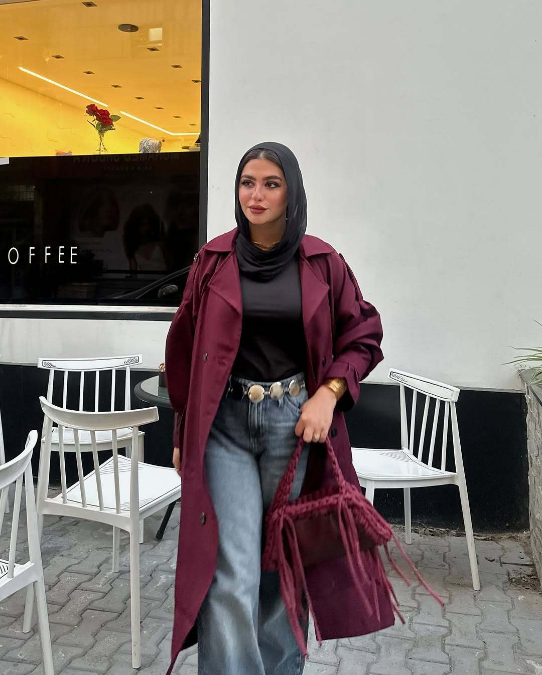 Damer trendig trenchcoat med stilren skärning och praktiska fickor Mirla-Eva Jonsson