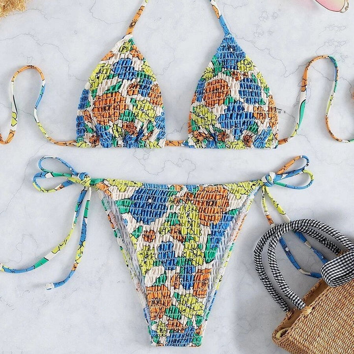 Damer triangel-bikini med färgglad strukturdesign och justerbara axelremmar Mirla-Eva Jonsson