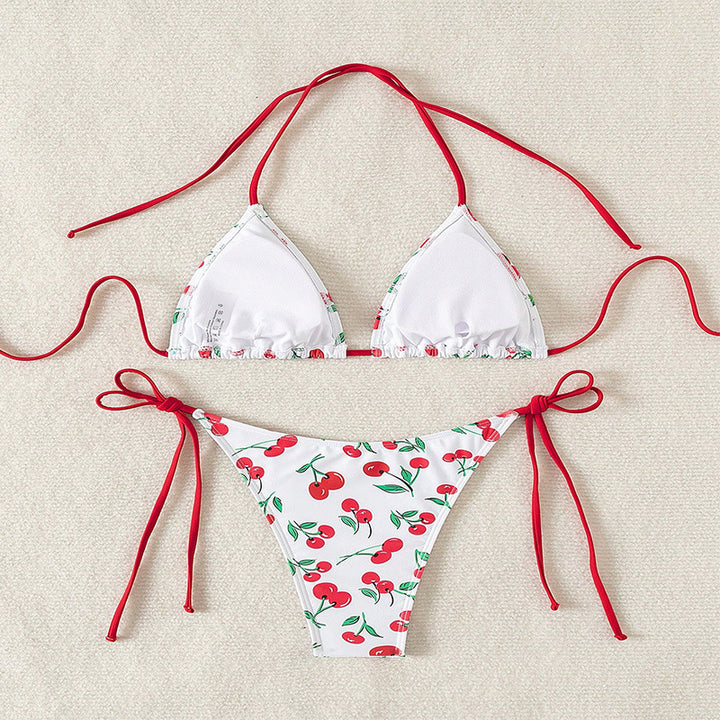 Damer triangel-bikini med knytning och lekfullt körsbärsdesign Mirla-Eva Jonsson