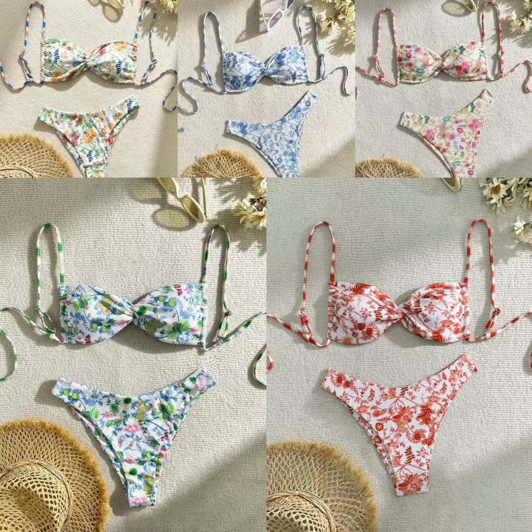 Damer triangelformad bikini med blommönster och justerbara axelband Mirla-Eva Jonsson