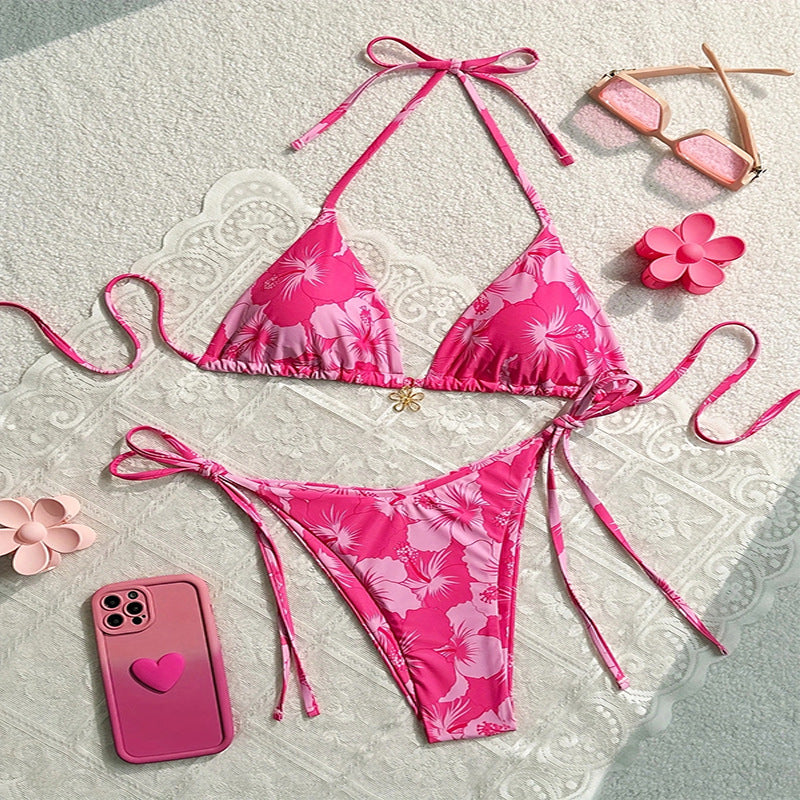 Damer triangels bikini med blommönster och justerbara bindband Mirla-Eva Jonsson