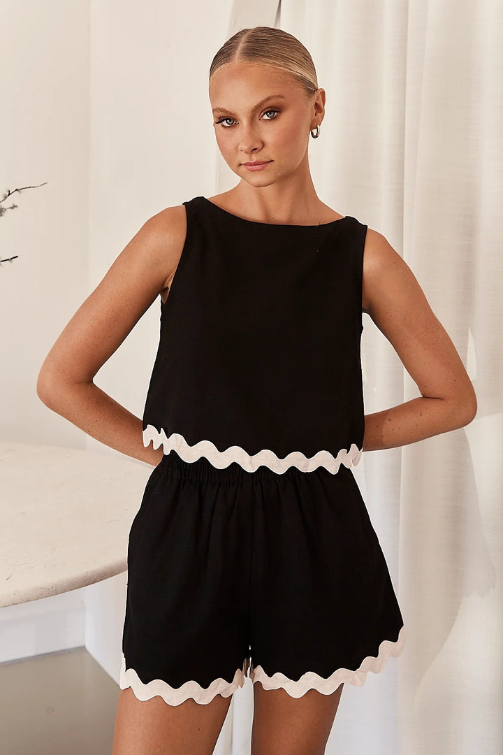 Damer tvådelat set med stilig topp och luftig shorts Mirla-Eva Jonsson