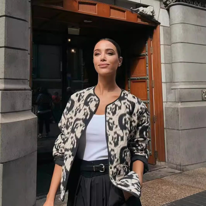 Damer urban fylld bomberjacka med unikt mönster Mirla-Eva Jonsson