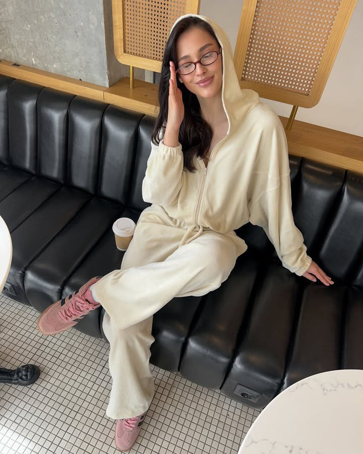 Damer välbefinnande jumpsuit med praktiska fickor och genomgående dragkedja Mirla-Eva Jonsson