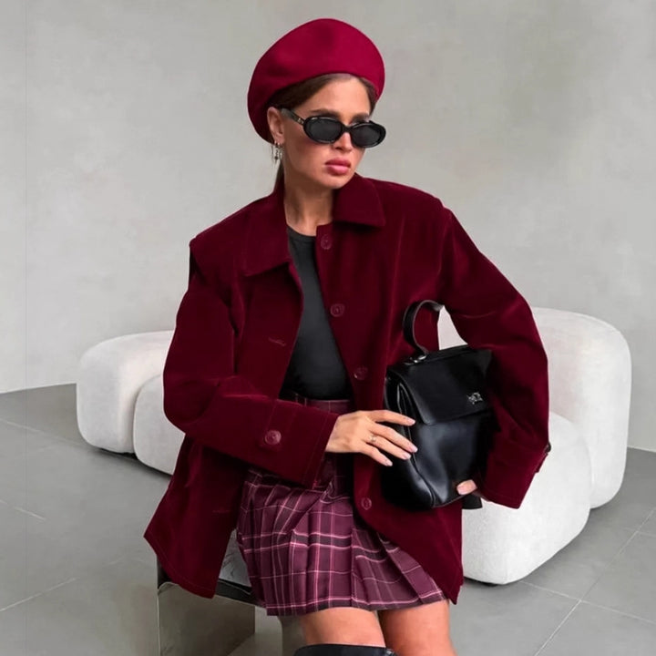 Damer velourjacka i modern oversized-stil med praktiska fickor Mirla-Eva Jonsson