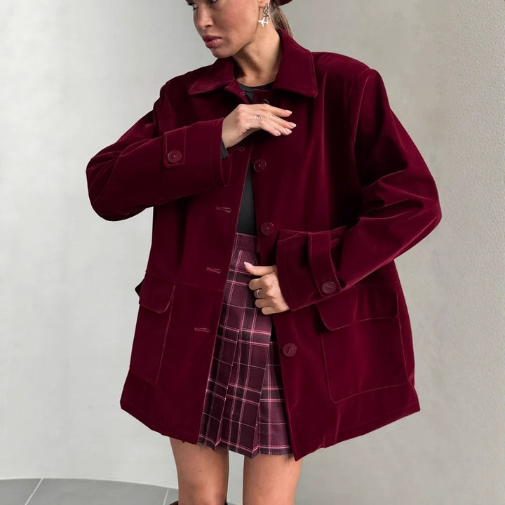 Damer velourjacka i modern oversized-stil med praktiska fickor Mirla-Eva Jonsson