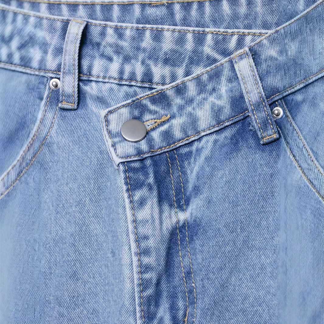 Damer vid High-Waist Jeans Eva Jonsson-Eva Jonsson