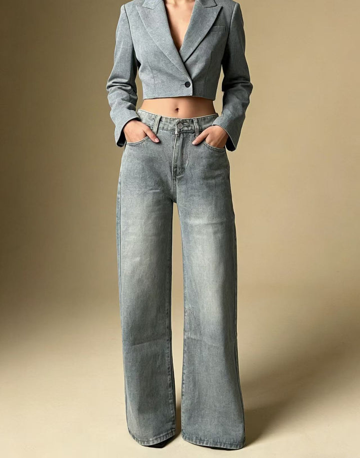 Damer vid jeans med vintage-wash och hög skuren midja Mirla-Eva Jonsson