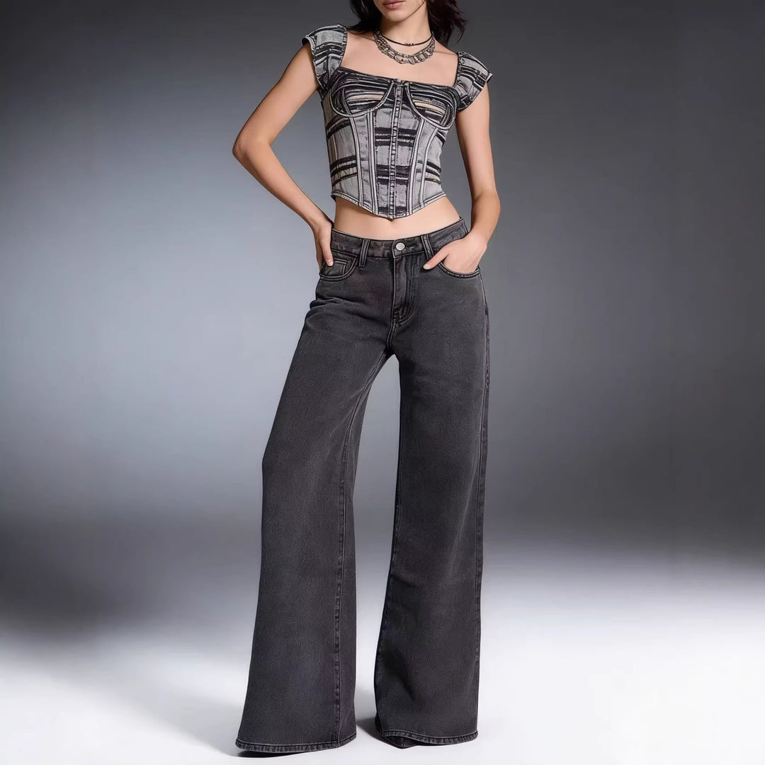 Damer vid jeans med vintage-wash och hög skuren midja Mirla-Eva Jonsson
