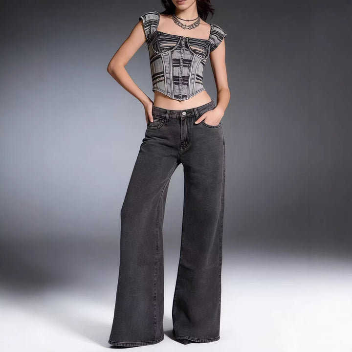 Damer vid jeans med vintage-wash och hög skuren midja Mirla-Eva Jonsson