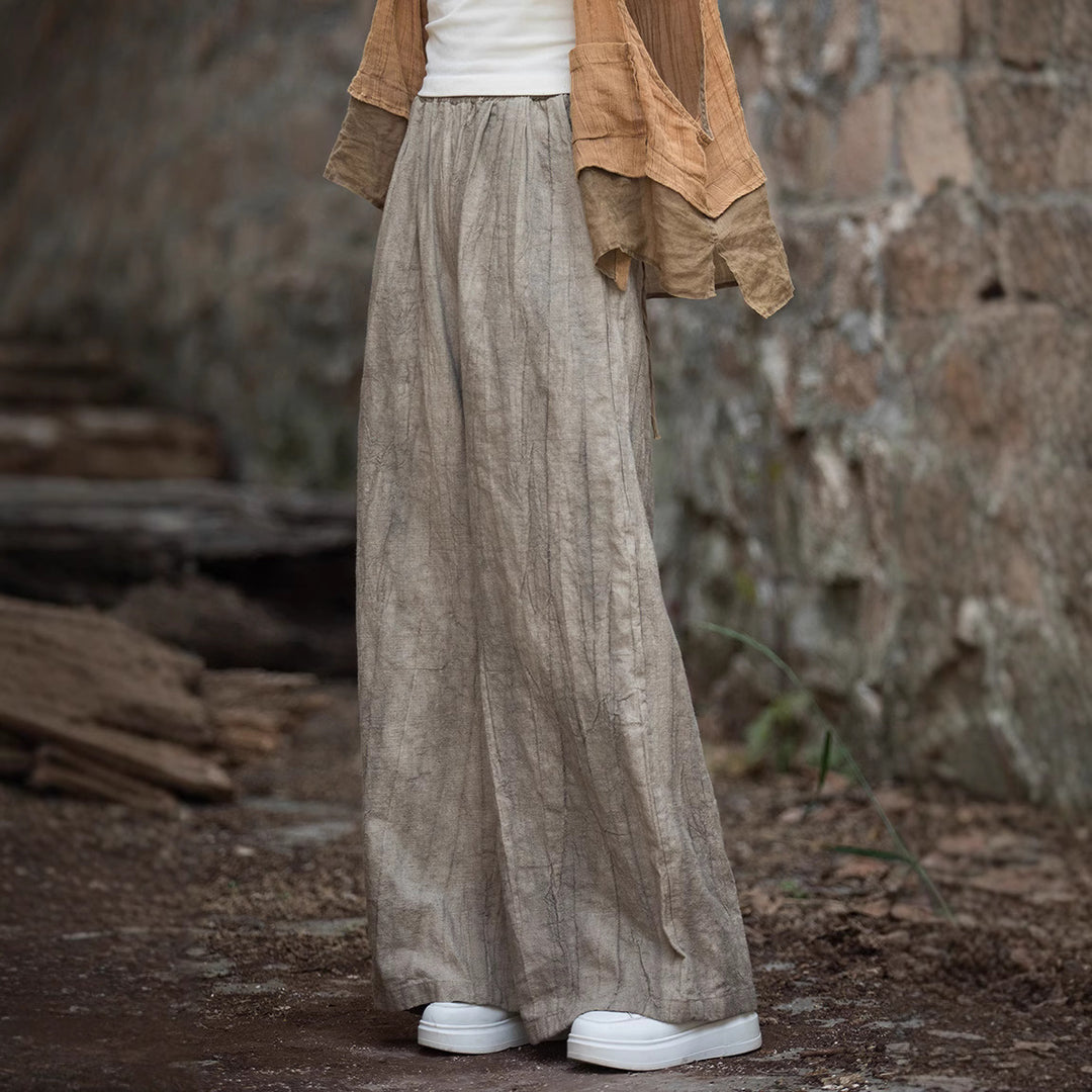 Damer vid modell linnebyxor med elegant textur Mirla-Eva Jonsson