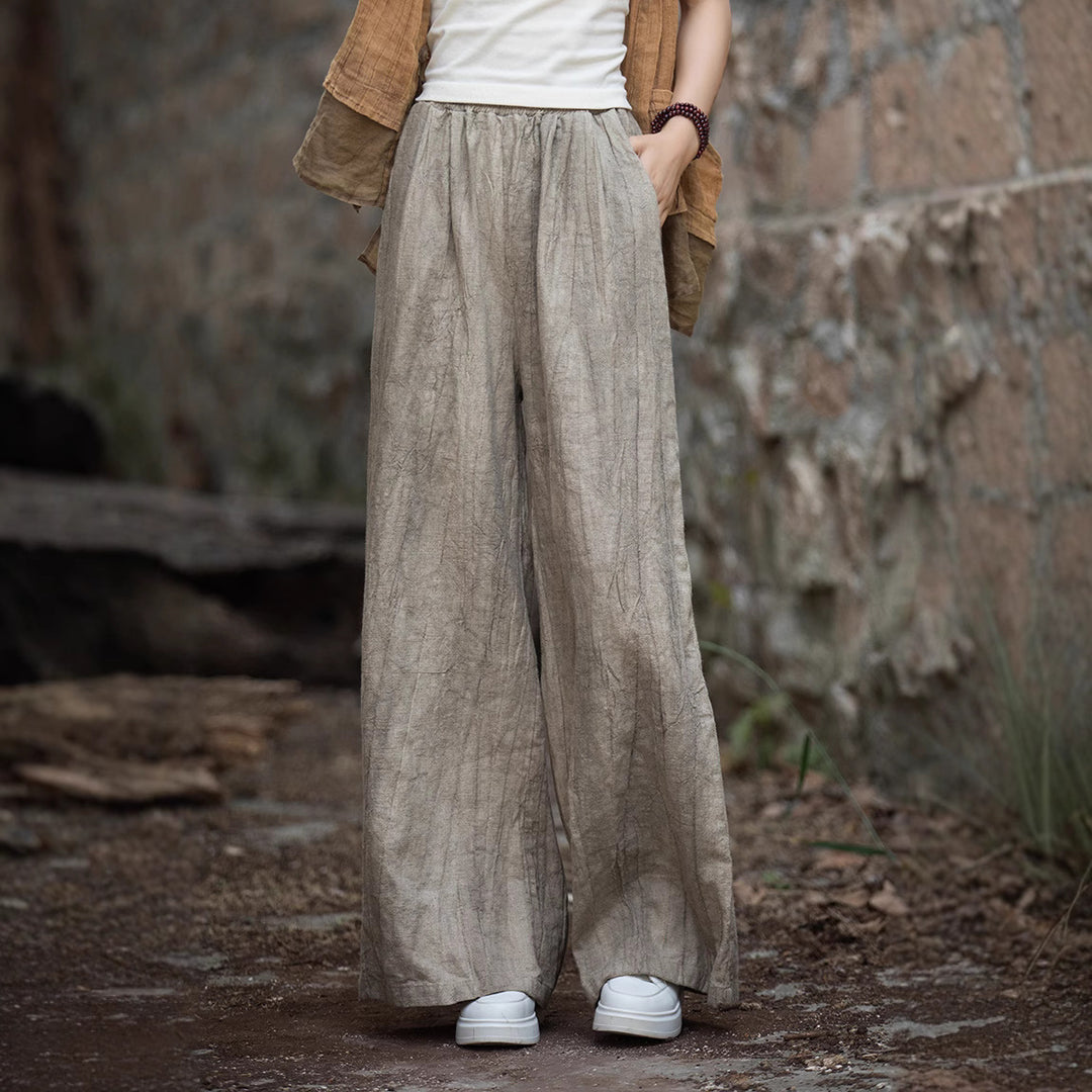 Damer vid modell linnebyxor med elegant textur Mirla-Eva Jonsson
