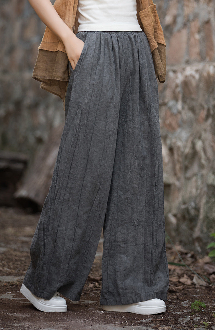 Damer vid modell linnebyxor med elegant textur Mirla-Eva Jonsson