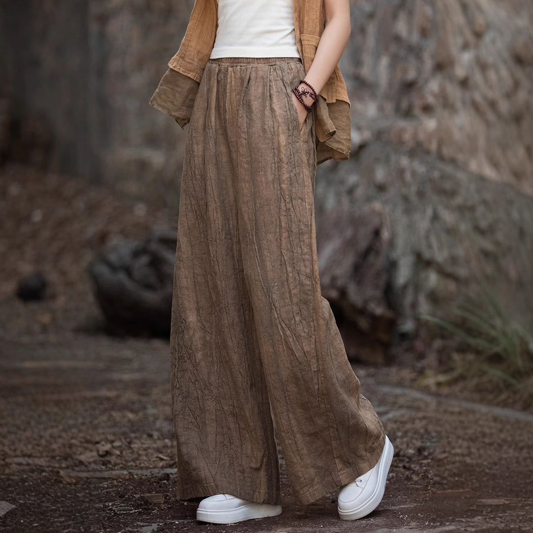 Damer vid modell linnebyxor med elegant textur Mirla-Eva Jonsson