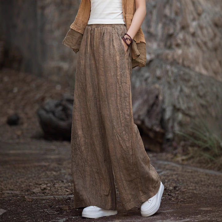 Damer vid modell linnebyxor med elegant textur Mirla-Eva Jonsson