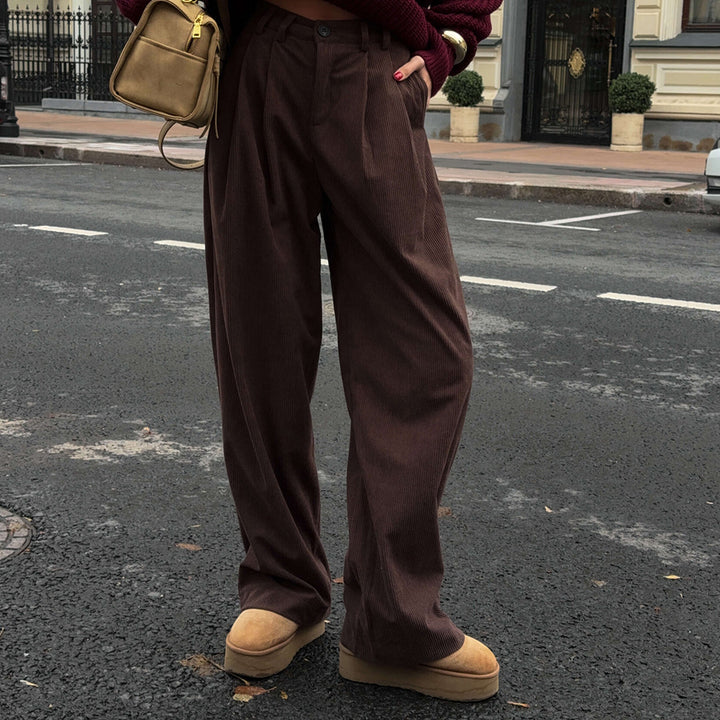 Damer vid och elegant cordbyxa med låg midja Mirla-Eva Jonsson