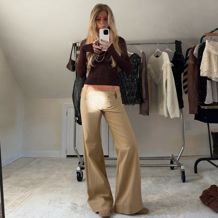Damer vida bomullbyxor med elegant snitt och praktiska fickor Mirla-Eva Jonsson