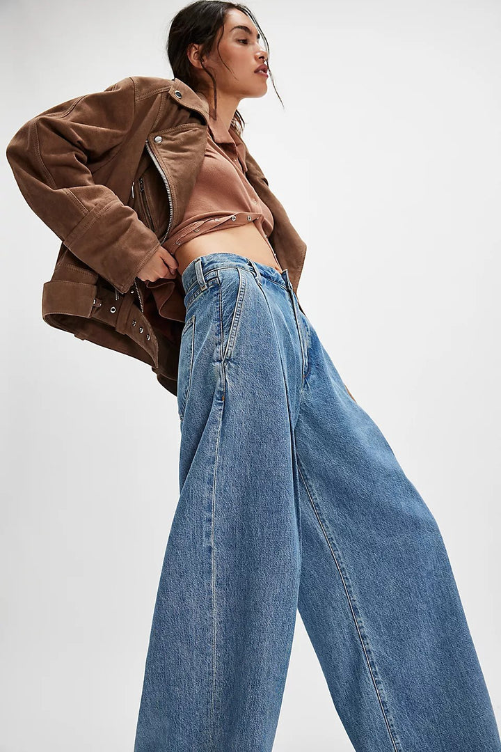 Damer vida denimbyxor med hög midja och avslappnad silhuett Mirla-Eva Jonsson