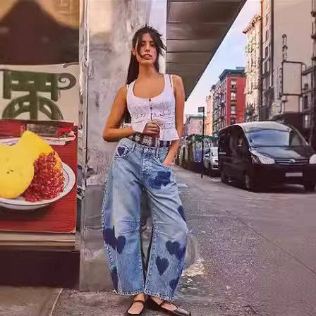 Damer vida jeans med hjärt-detaljer och avslappnad passform Mirla-Eva Jonsson