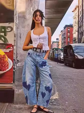 Damer vida jeans med hjärt-detaljer och avslappnad passform Mirla-Eva Jonsson