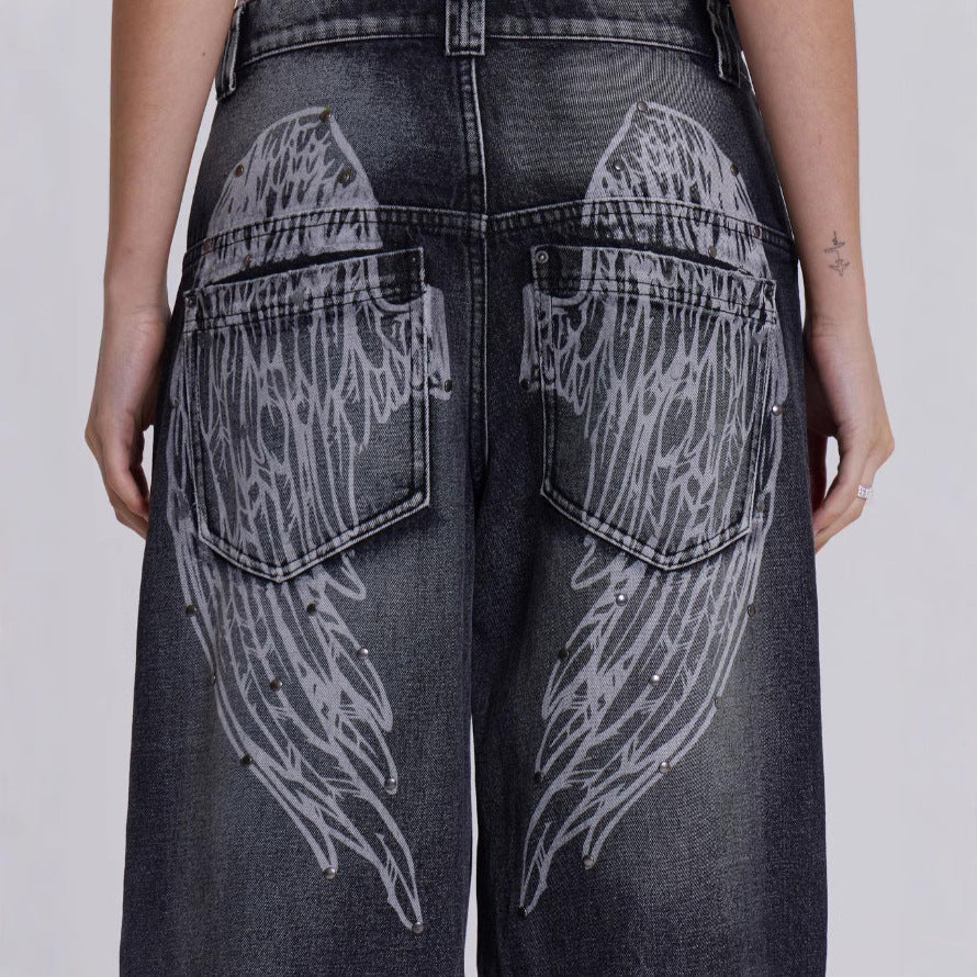 Damer vida jeans med konstnärlig vingdesign och unika detaljer Mirla-Eva Jonsson