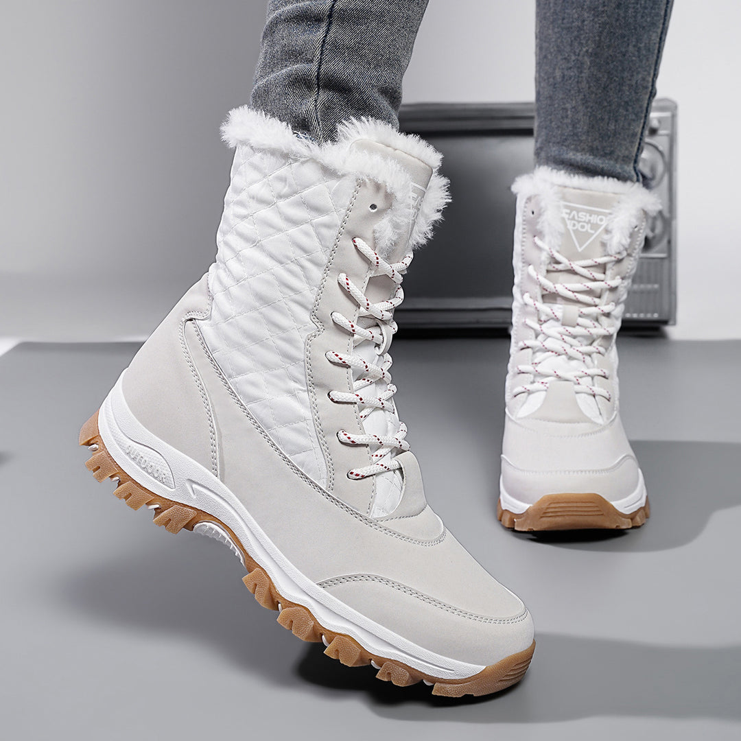 Damer vinterstövlar med isolerande foder och halkfri yttersula Mirla-Eva Jonsson