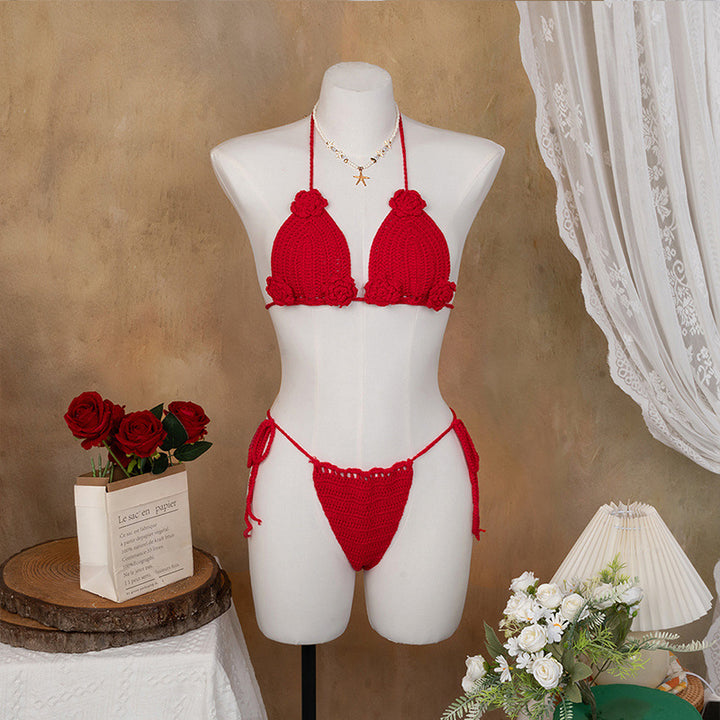Damer virkad bikini med lekfull design av blommor och justerbara band Mirla-Eva Jonsson