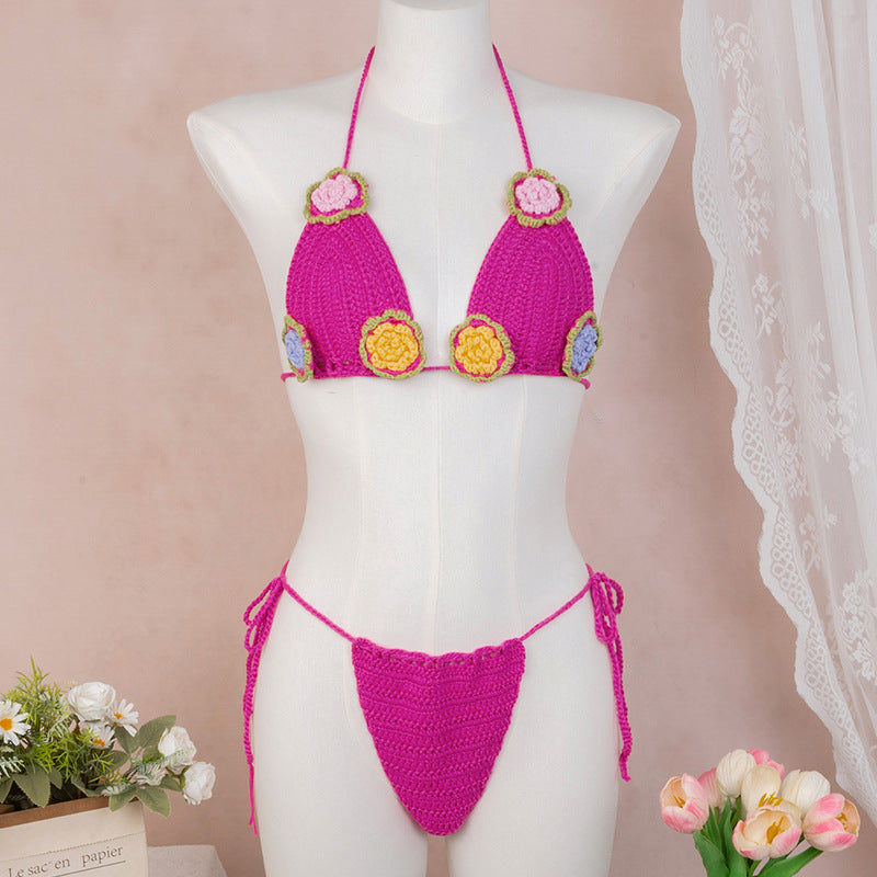 Damer virkad bikini med lekfull design av blommor och justerbara band Mirla-Eva Jonsson
