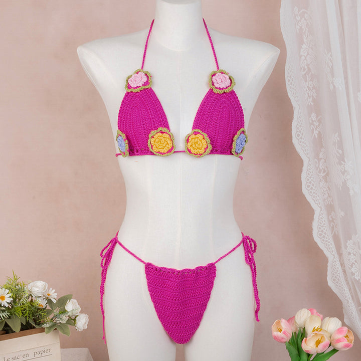 Damer virkad bikini med lekfull design av blommor och justerbara band Mirla-Eva Jonsson