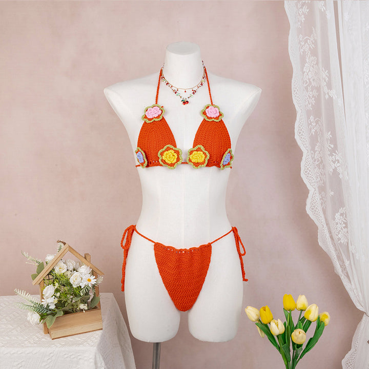 Damer virkad bikini med lekfull design av blommor och justerbara band Mirla-Eva Jonsson
