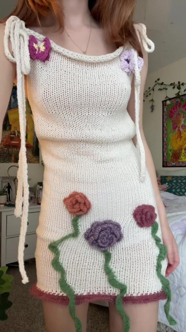 Damer virkat sommarklänning med blommiga applikationer Mirla-Eva Jonsson