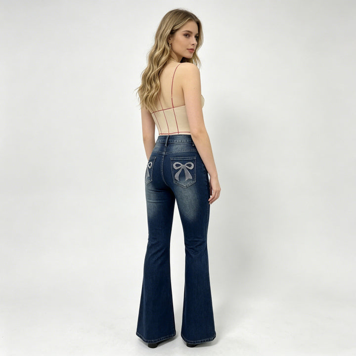 Damern Bootcut Jeans med dekorativa broderier Mirla-Eva Jonsson