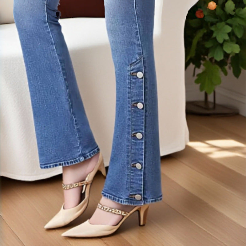 Damern Bootcut Jeans med dekorativa knapppdetaljer Mirla-Eva Jonsson