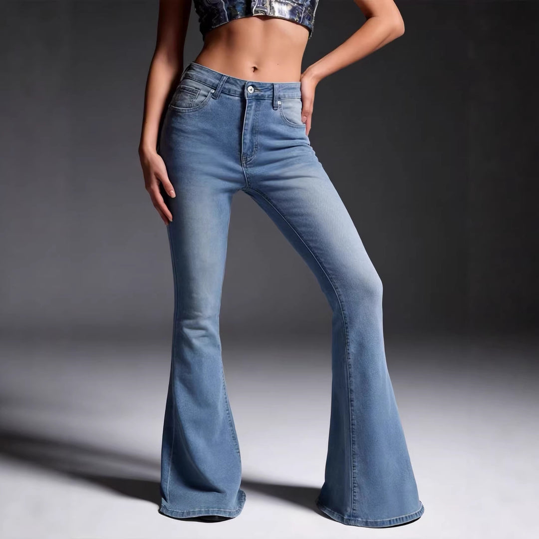 Damern Bootcut Jeans med hög midja och trendig tvätt Mirla-Eva Jonsson