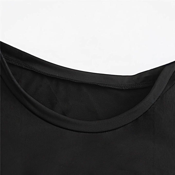 Damern Crop-T-Shirt med glatt körsbärsmotiv Mirla-Eva Jonsson