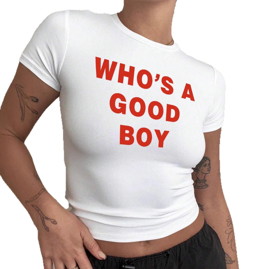 Damern Crop-T-Shirt med kreativt tryck och figurnära skärning Mirla-Eva Jonsson