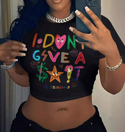 Damern Crop-T-Shirt med kreativt uttalande-design Mirla-Eva Jonsson