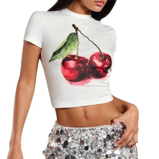 Damern Crop-T-shirt med fruktigt körsbärsmotiv och figurnära snitt Mirla-Eva Jonsson