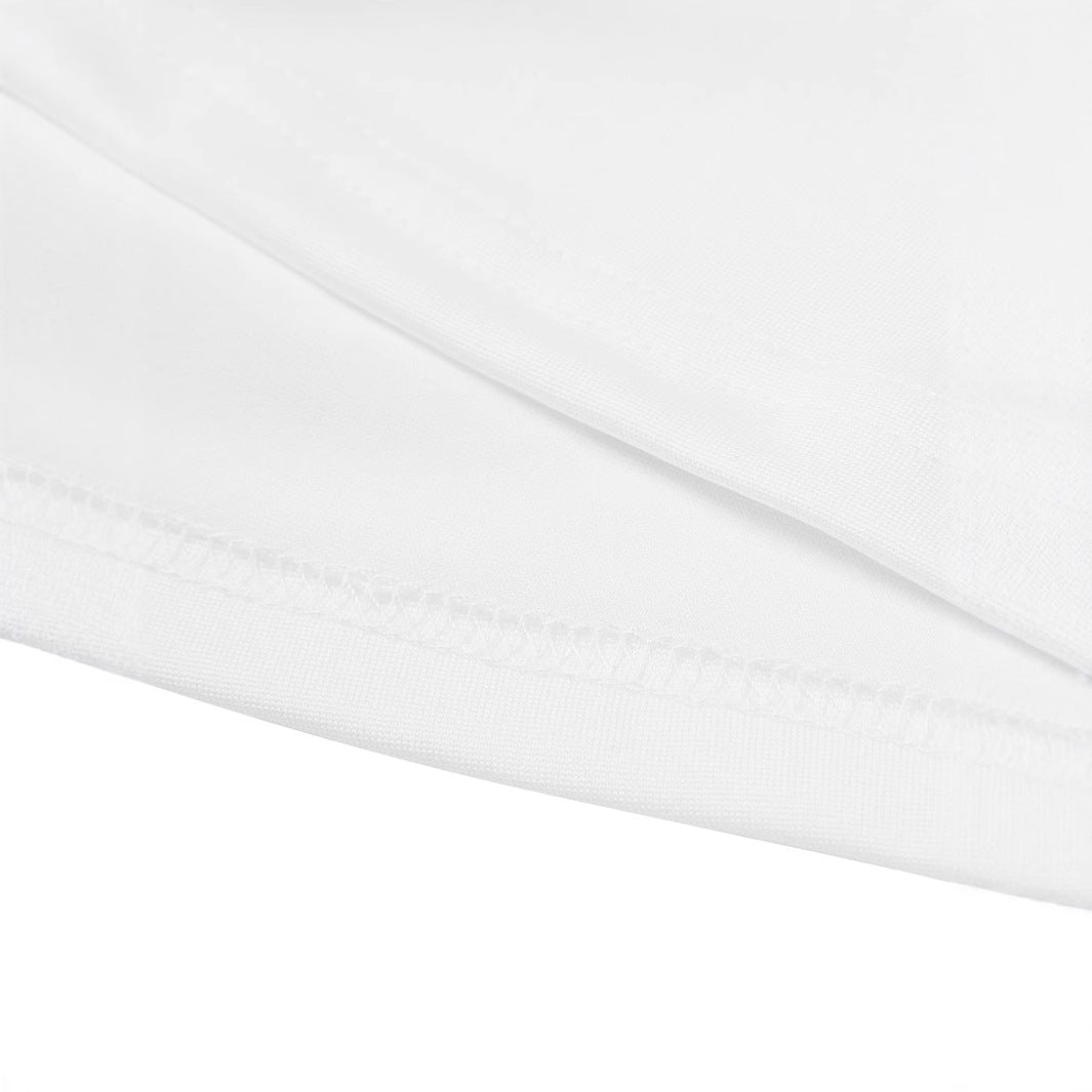 Damern Crop-T-shirt med glatt körsbärsmotiv och kort klippning Mirla-Eva Jonsson