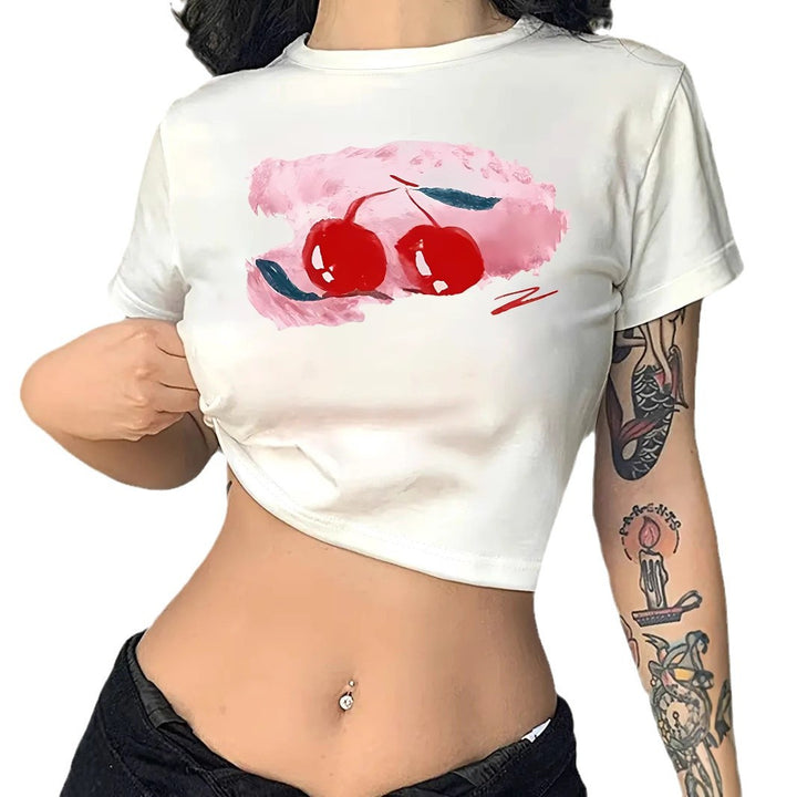 Damern Crop-T-shirt med glatt körsbärsmotiv och kort klippning Mirla-Eva Jonsson