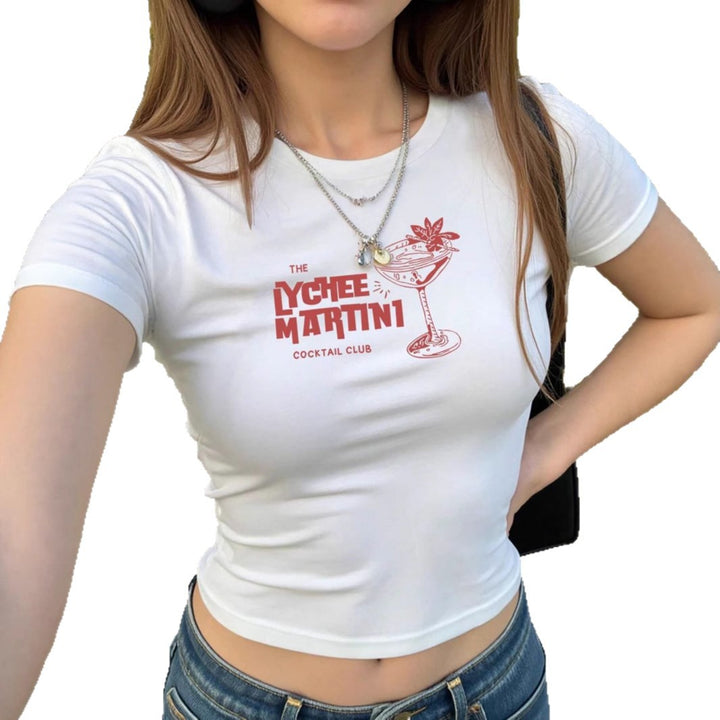 Damern Crop-T-shirt med kreativ cocktailtryck och figurnära skärning Mirla-Eva Jonsson