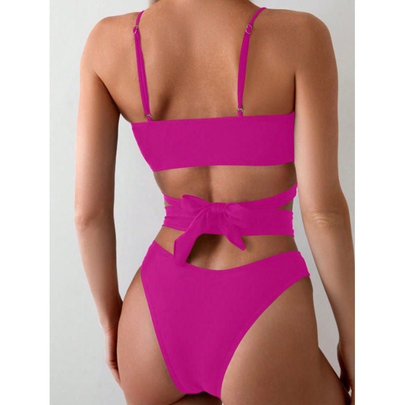 Damern Cut-Out baddräkt med justerbara axelremmar och trendy design Mirla-Eva Jonsson