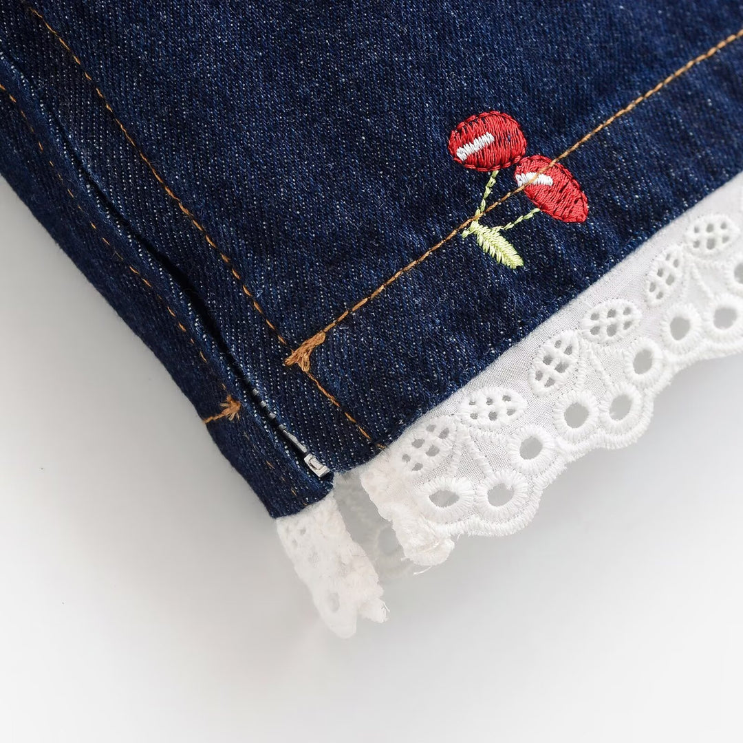 Damern Designer-Cropped-Top med blommotiv broderi och spetsdetalj Mirla-Eva Jonsson