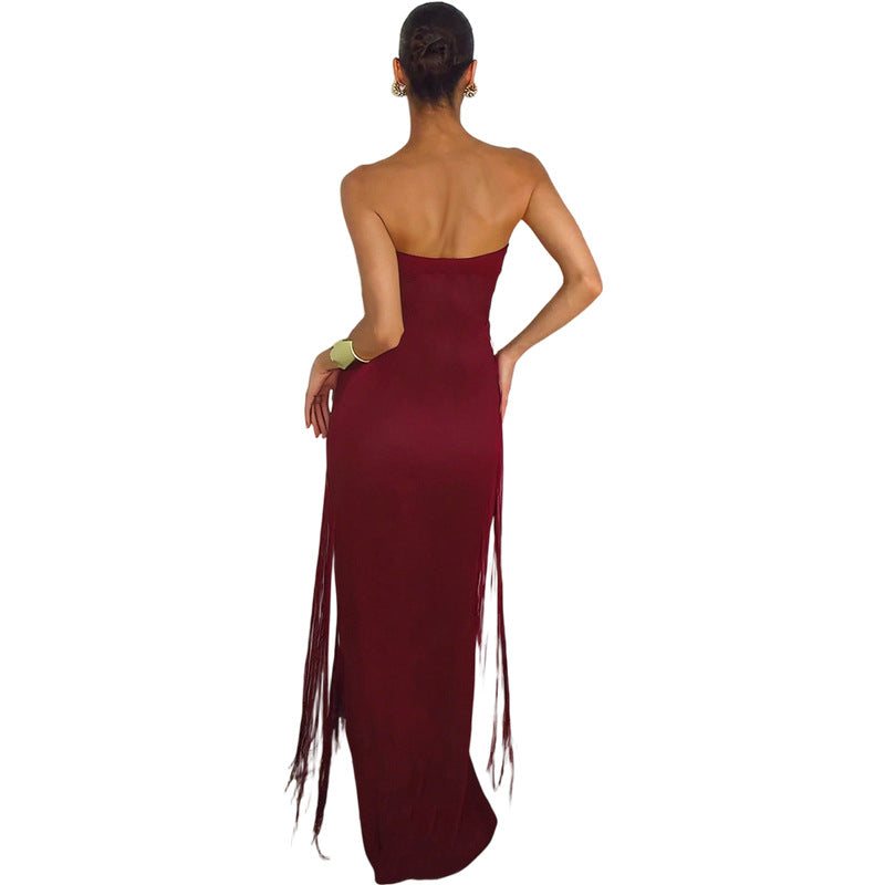 Damern Elegant Maxi-klänning med fransar och djup halsringning Mirla-Eva Jonsson
