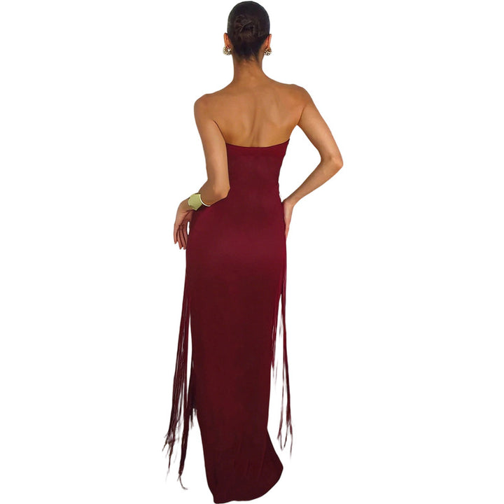 Damern Elegant Maxi-klänning med fransar och djup halsringning Mirla-Eva Jonsson